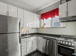 436 Undercliff Avenue, Edgewater NJ 07020
