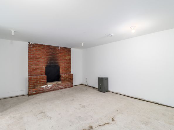 17 Alan Avenue, Danbury CT 06811