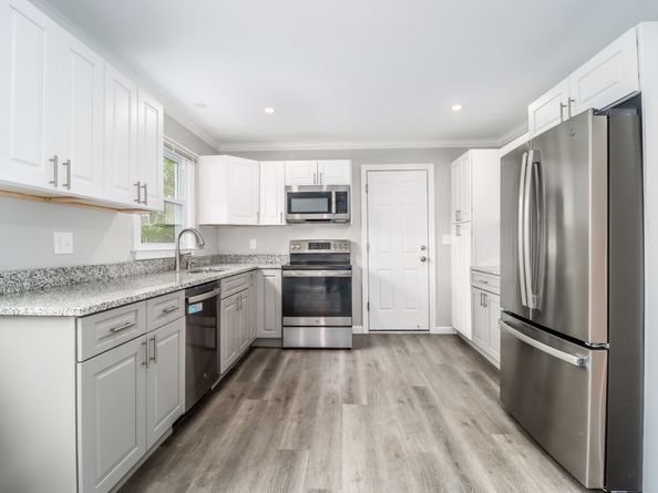 17 Alan Avenue, Danbury CT 06811