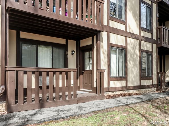 28 Rollingwood Drive 28, Brookfield CT 06804