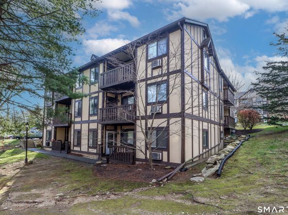 28 Rollingwood Drive 28, Brookfield CT 06804