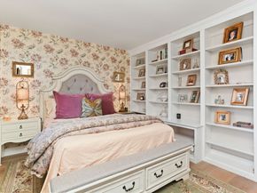 376 Knapps Highway 376, Fairfield CT 06825