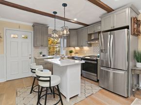 376 Knapps Highway 376, Fairfield CT 06825