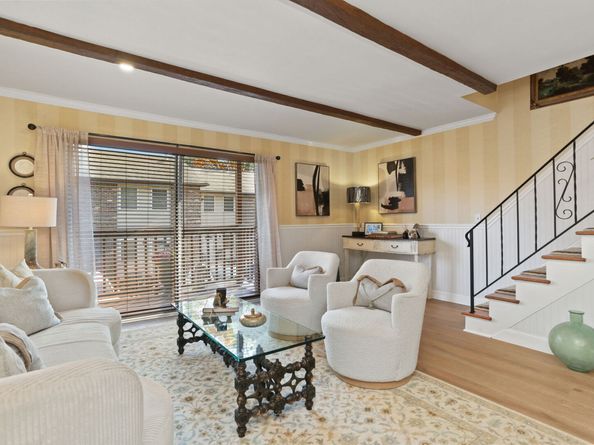 376 Knapps Highway 376, Fairfield CT 06825