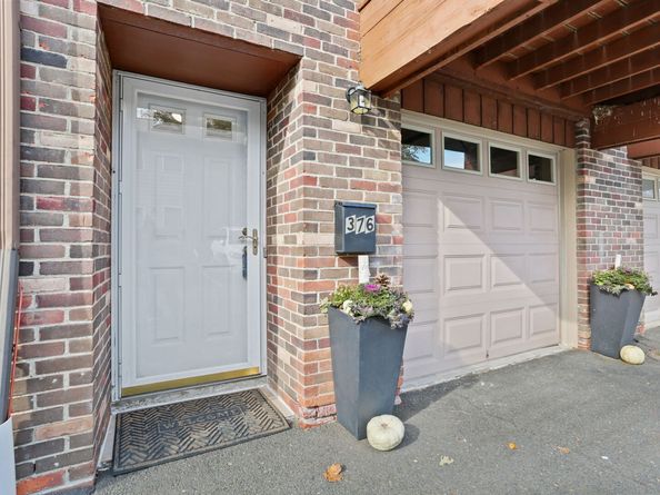 376 Knapps Highway 376, Fairfield CT 06825