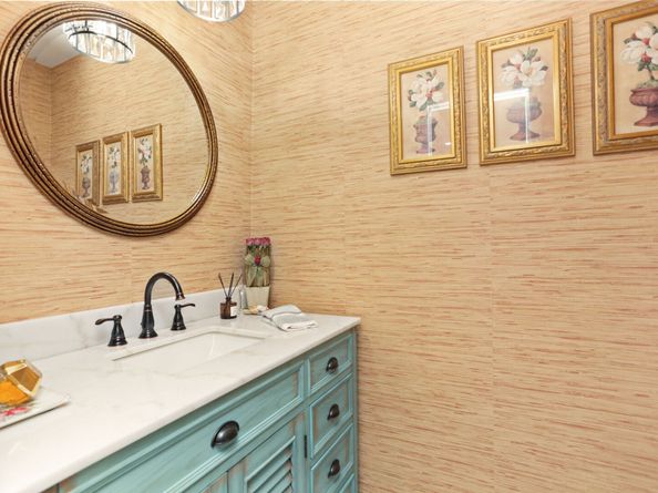 376 Knapps Highway 376, Fairfield CT 06825