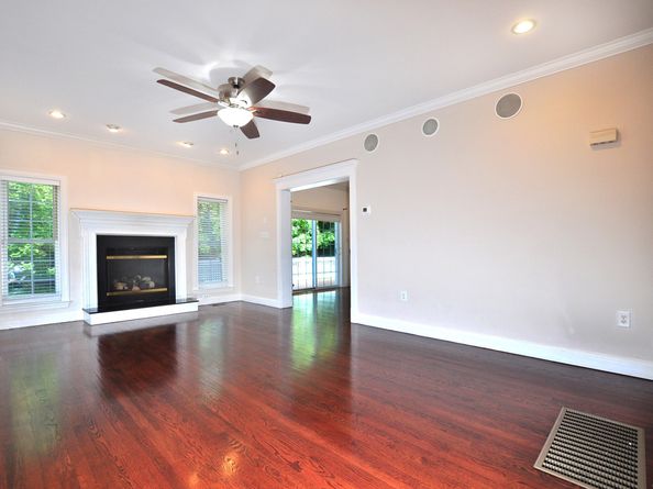 1-1/2 Colony Place, Norwalk CT 06851