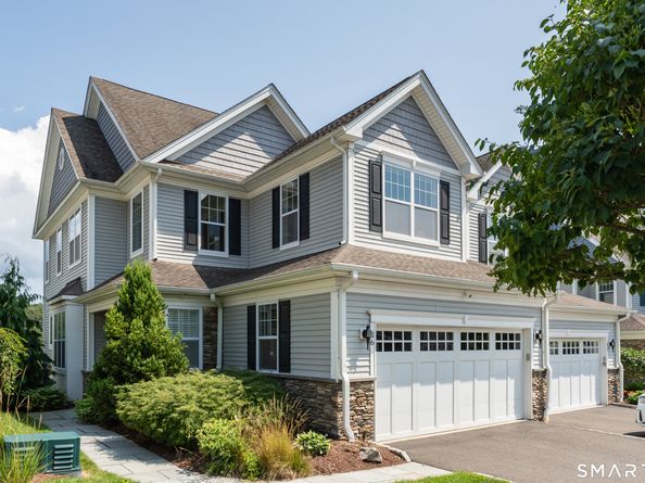 560 River Road 16, Shelton CT 06484