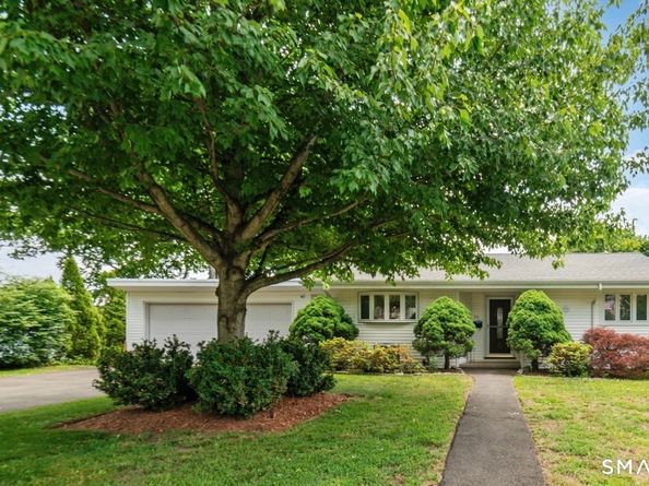 72 Calhoun Avenue, Trumbull CT 06611