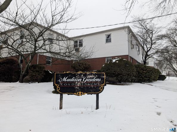 15 Cherry Hill Drive 2A, Bridgeport CT 06606