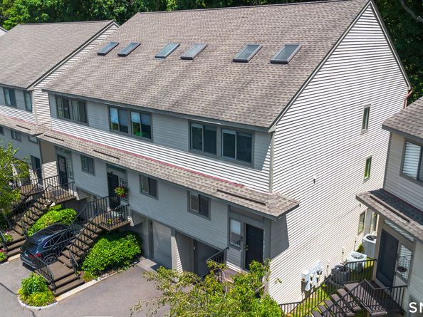 2435 Bedford Street 11C, Stamford CT 06905