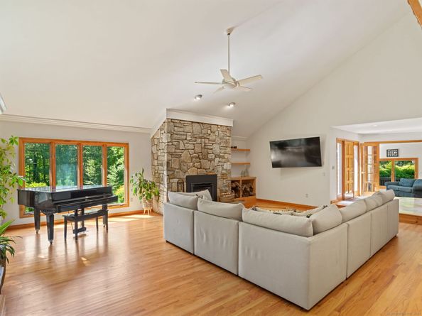 5 Walker Lane, Weston CT 06883