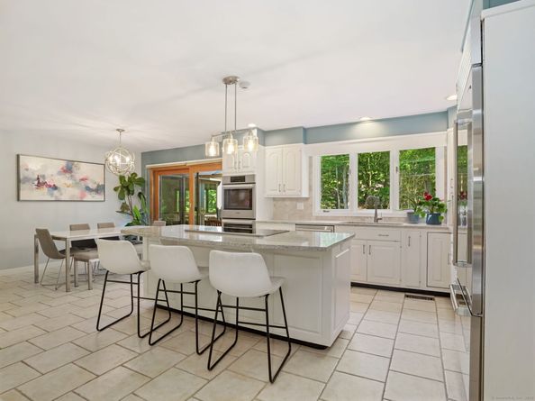 5 Walker Lane, Weston CT 06883