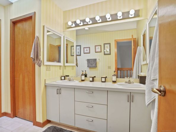 5 Walker Lane, Weston CT 06883