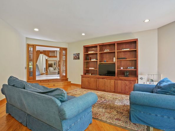 5 Walker Lane, Weston CT 06883