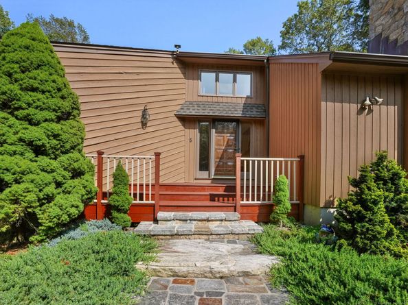 5 Walker Lane, Weston CT 06883