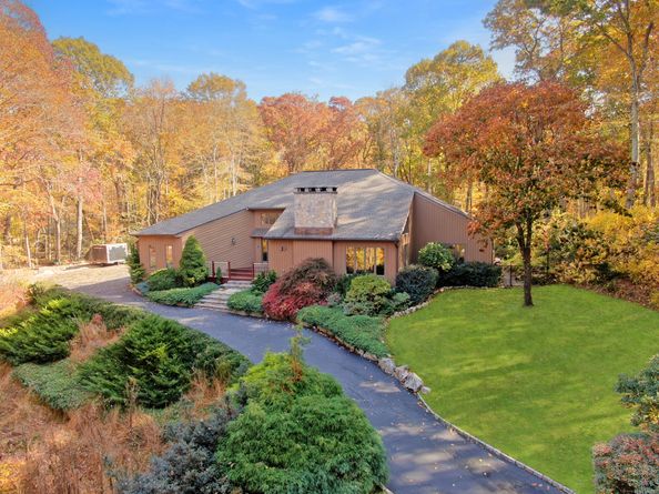 5 Walker Lane, Weston CT 06883