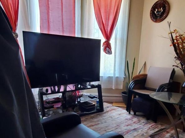 1415 Hawes Street, San Francisco CA 94124