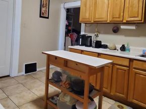 1415 Hawes Street, San Francisco CA 94124