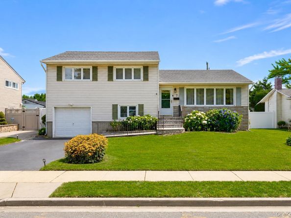 7 Primrose Avenue, Hicksville NY 11801