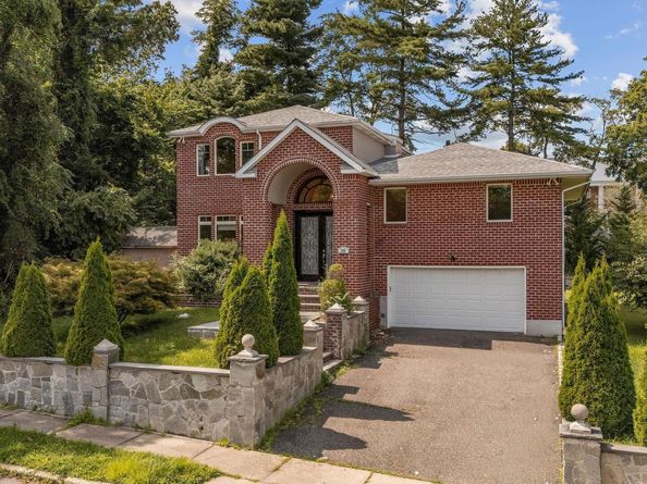 300 Ellen Place, Jericho NY 11753