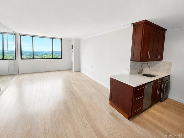 26910 Grand Central Parkway 31P, Floral Park NY 11005