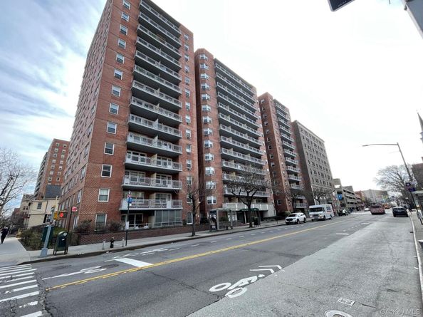89-15 Parsons Boulevard 7D, Jamaica NY 11432