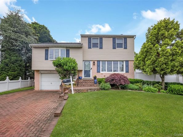 911 Harlane Circle, North Bellmore NY 11710