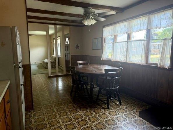 Undisclosed Address #1026163, West Babylon NY 11704