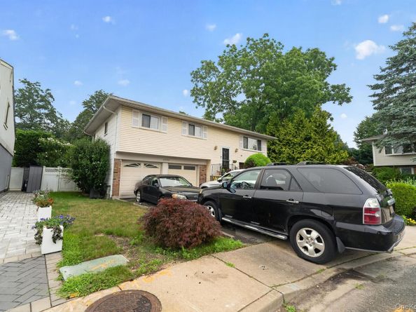 2496 Enid Court, Baldwin NY 11510