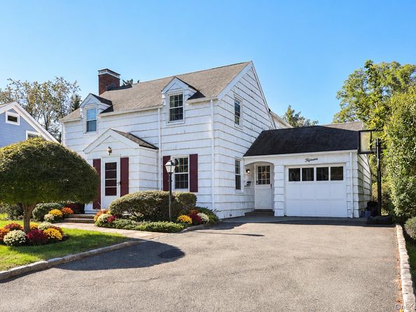 15 Ruth Place, Glen Head NY 11545
