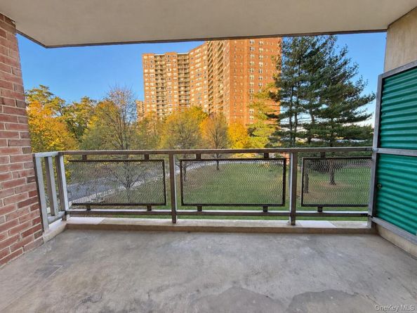 5700 Arlington Avenue 3V, Bronx NY 10471