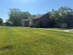 18 Navajo Court 18, Coram NY 11727