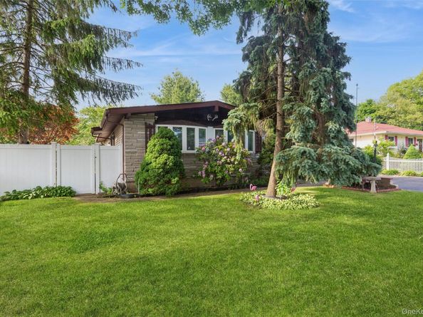 20 Duane Drive, Ronkonkoma NY 11779