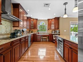 56 Middle Lane, Jericho NY 11753