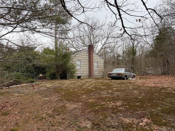 171 Stony Hollow Road, Greenlawn NY 11740