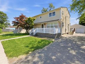 7 Penndale Drive, Amityville NY 11701