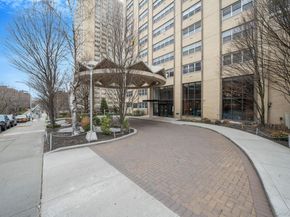 10230 66th Road 21H, Forest Hills NY 11375