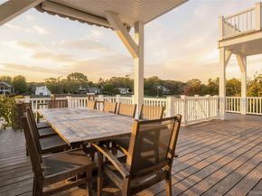 20 Penny Lane, Hampton Bays NY 11946
