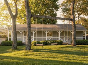 20 Penny Lane, Hampton Bays NY 11946