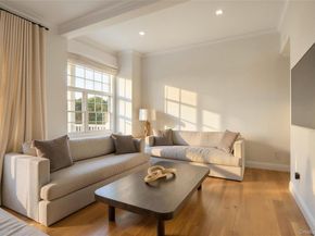 20 Penny Lane, Hampton Bays NY 11946