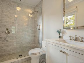 20 Penny Lane, Hampton Bays NY 11946