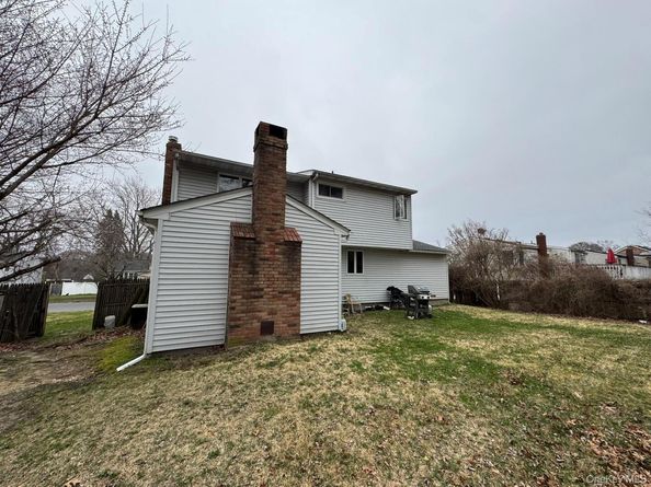 18 Willow Street, Selden NY 11784