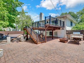 33 Country Village Lane, Manhasset Hills NY 11040