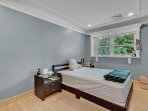 33 Country Village Lane, Manhasset Hills NY 11040