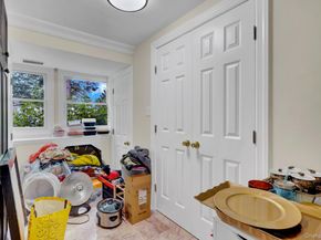 33 Country Village Lane, Manhasset Hills NY 11040
