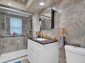 33 Country Village Lane, Manhasset Hills NY 11040