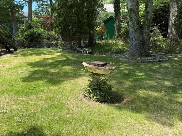 54 Robin Road, Rocky Point NY 11778