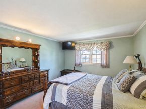12 Swan Lane, Hauppauge NY 11788