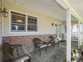 12 Swan Lane, Hauppauge NY 11788